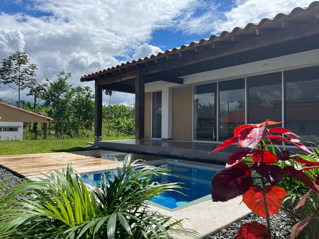 Casa Campestre Tres Colinas / Armenia / Colombia / Inf + 57 3132361829